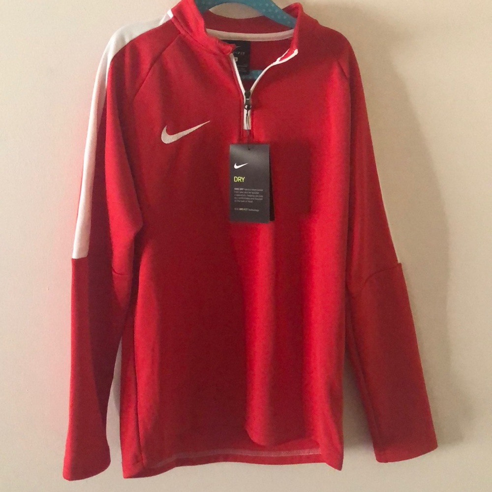 Unisex NWT Nike dri-fit pullover